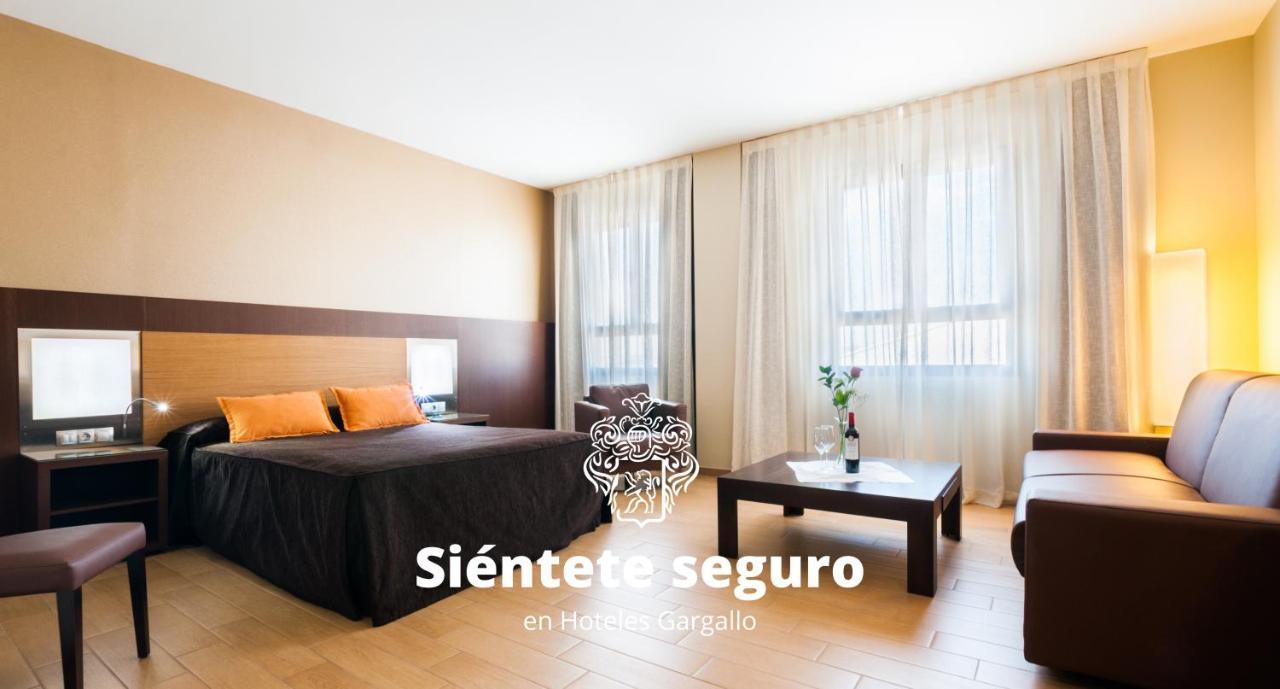 Hotel Ciudad De Alcañiz Extérieur photo