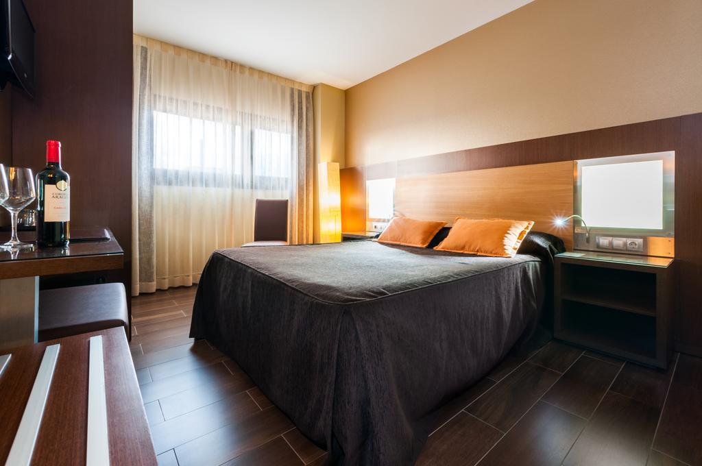 Hotel Ciudad De Alcañiz Extérieur photo